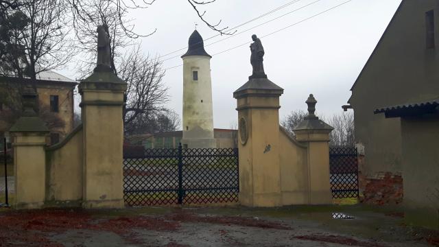 Wartturm beim Schloss Chotěbuz (Kotzobendz)