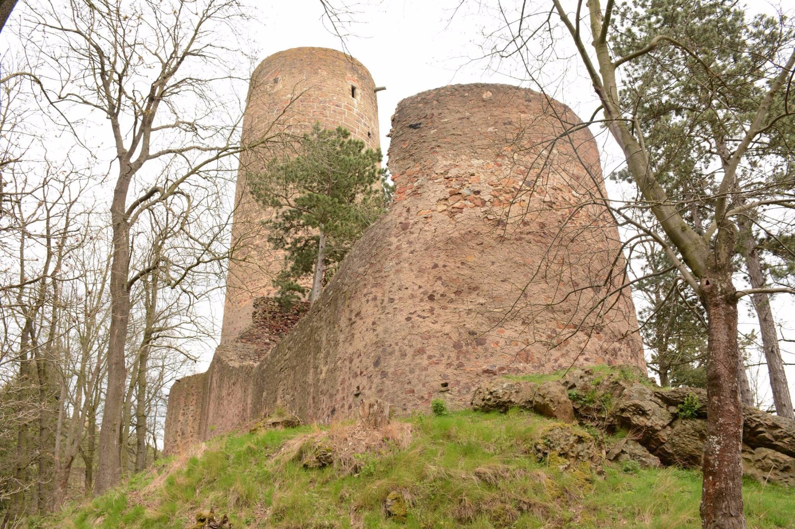 Burg Totschnik und Burg Bettlern 