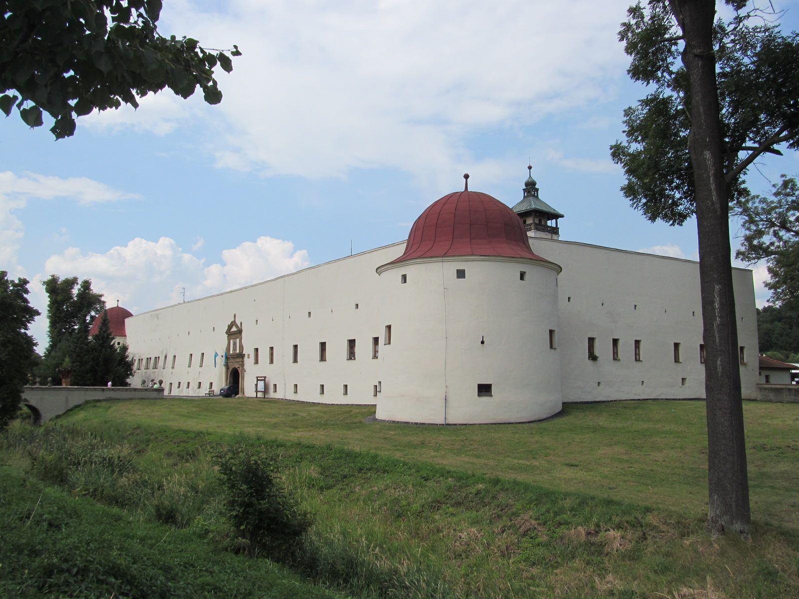 Zámek a hasičské muzeum Dřevohostice