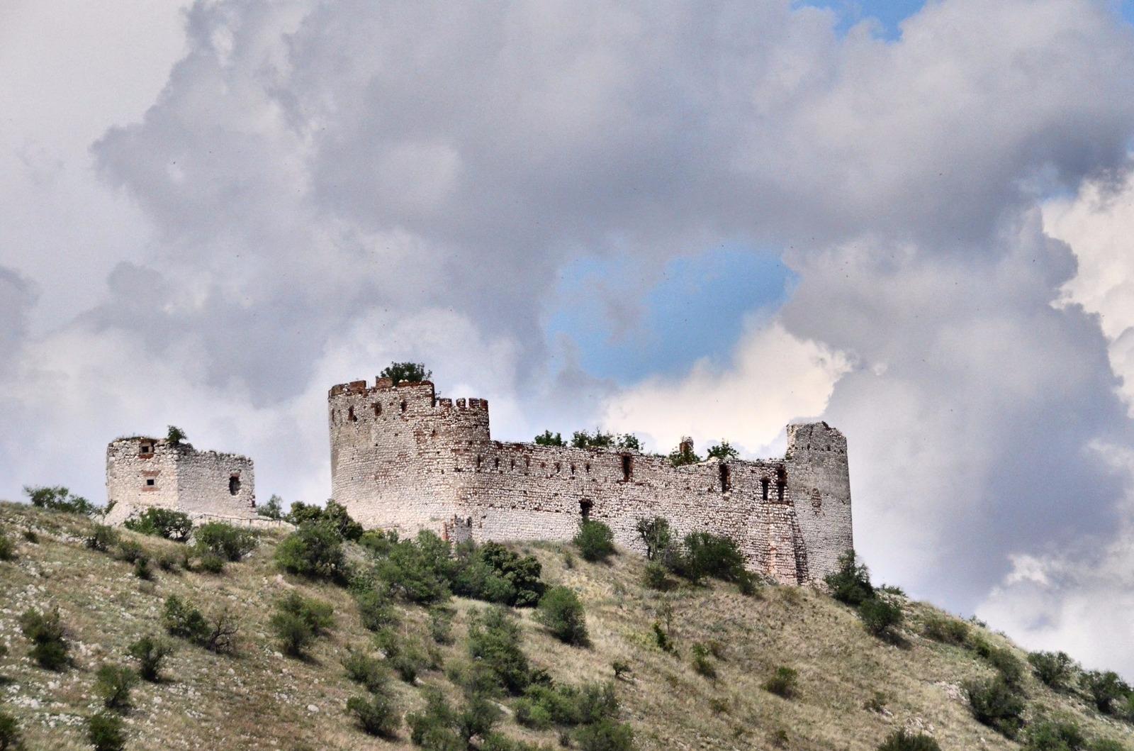 Burg Děvičky (Maidenburg)