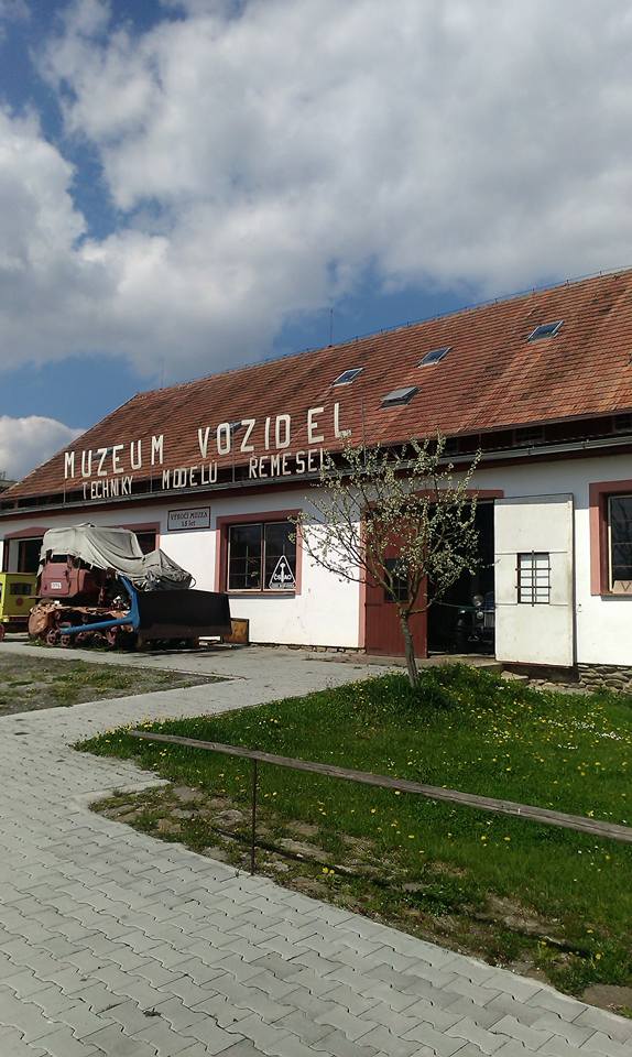 Muzeum historických vozidel, stará zemědělská technika a selská jizba - Pořežany