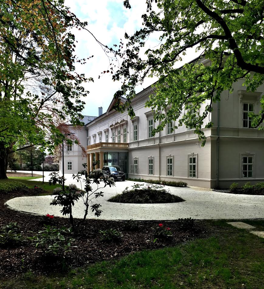 Schloss und Park Ratměřice (Radmierschitz)