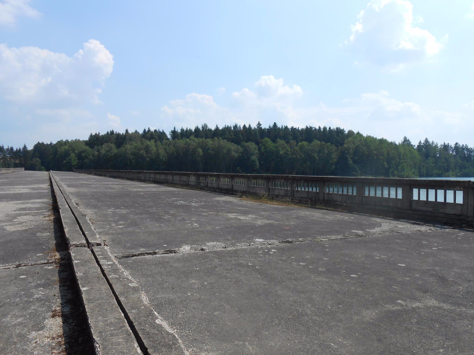 Nedokončený most Hitlerovy dálnice Borovsko