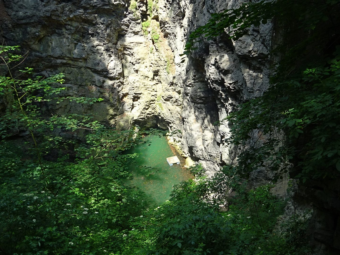 Hranická propast (Weißkirchener Abgrund bzw. Gevatterloch)