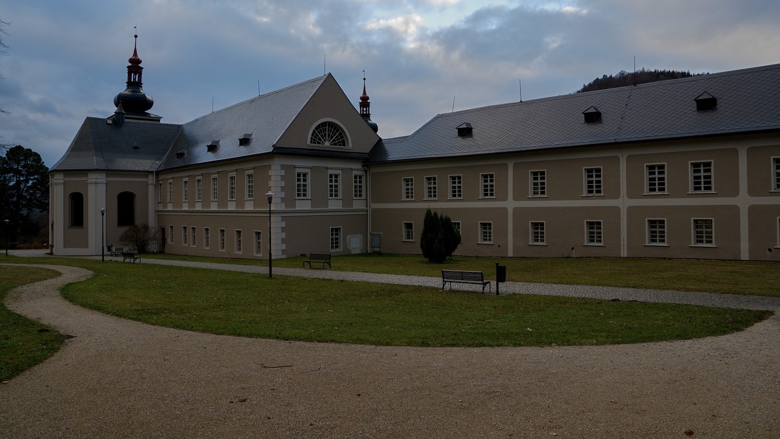 Chateau Loučná over Desna River